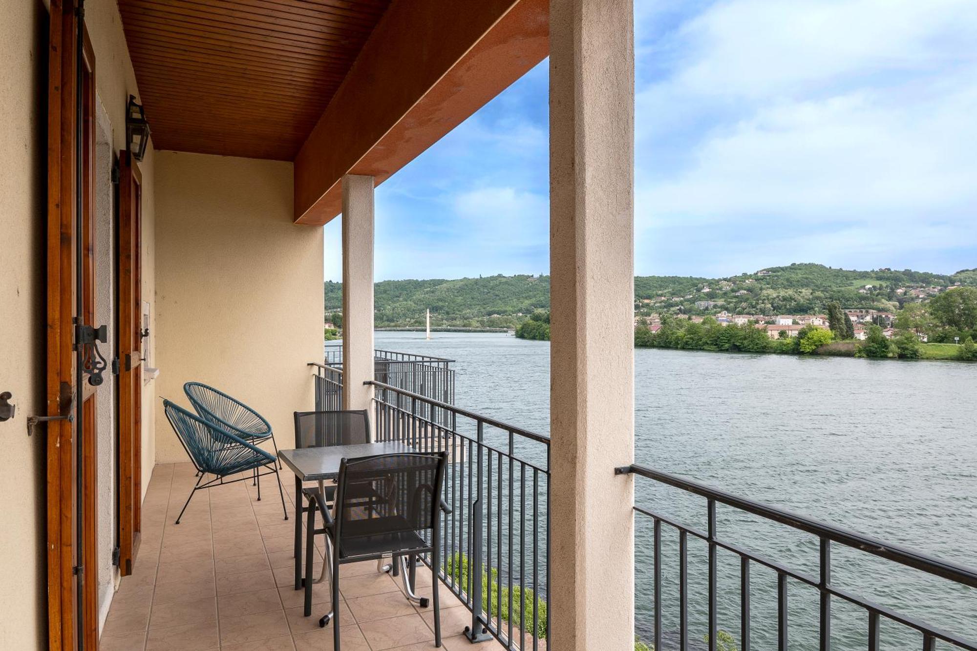 Hotel Beau Rivage Condrieu Luaran gambar
